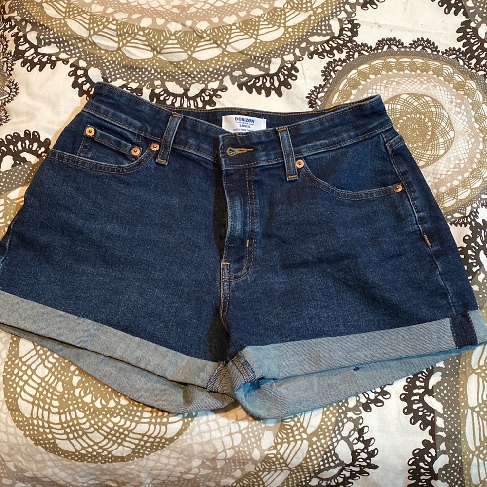 Denizen from Levi’s by Target. SIZE 6